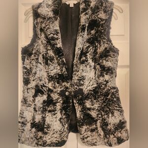 Laura Ashley Faux fur vest in excellent condition like new size small